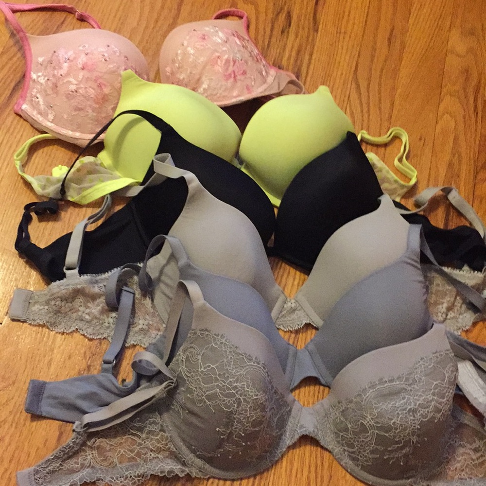 Set of 6 32d bras